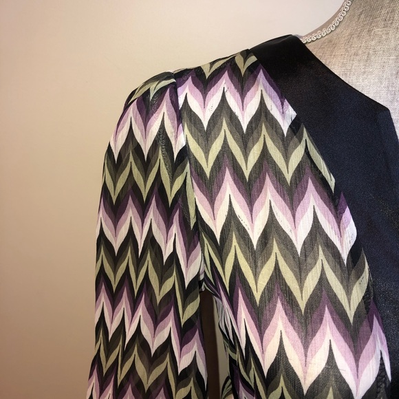 Print blouse w/ tie waste - Picture 4 of 6